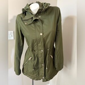 Guess Olive Sz small Green Hooded Rain Jacket Gold Accents adjustable